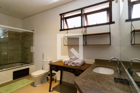 Casa de condomínio para alugar com 648m², 5 quartos e 4 vagasBanheiro da Suíte 1