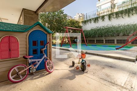 Apartamento à venda com 110m², 3 quartos e 2 vagasÁrea comum - Playground