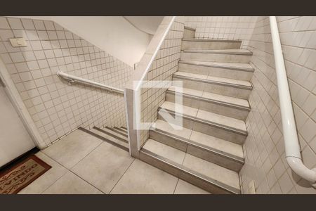 Apartamento para alugar com 80m², 3 quartos e 1 vagaEscada