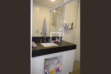 Banheiro de kitnet/studio à venda com 1 quarto, 28m² em Jardim das Bandeiras, São Paulo