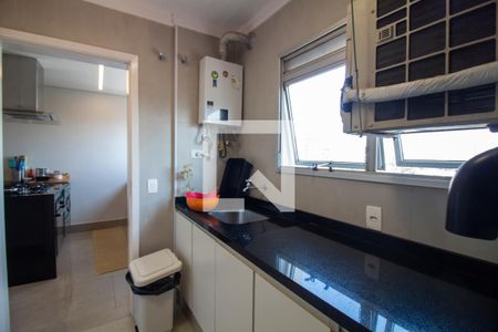 Apartamento à venda com 160m², 4 quartos e 2 vagas Apartamento à venda com 160m², 4 quartos e 2 vagasÁrea de Serviço