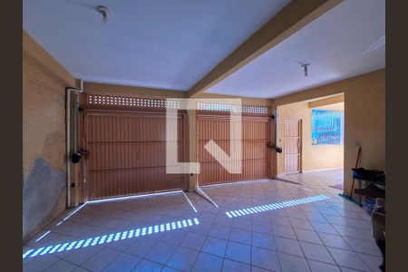 Casa à venda com 170m², 3 quartos e 2 vagasGaragem