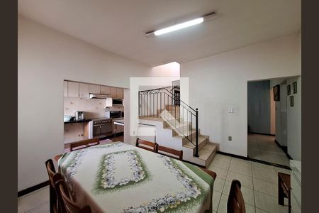 Casa à venda com 170m², 3 quartos e 2 vagasCopa