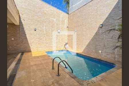 Casa à venda com 350m², 3 quartos e 5 vagasPiscina
