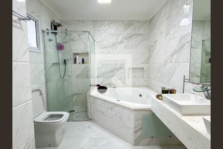 Casa à venda com 350m², 3 quartos e 5 vagasBanheiro da Suíte 3