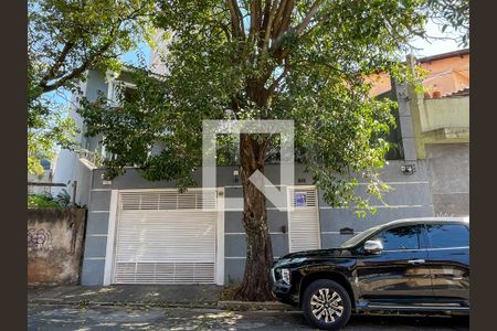 Casa à venda com 350m², 3 quartos e 5 vagasFachada externa