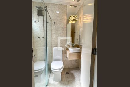 Casa à venda com 350m², 3 quartos e 5 vagasBanheiro da Suíte 2
