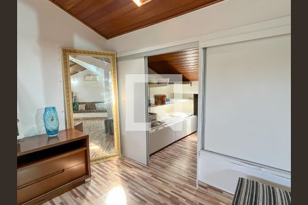 Casa à venda com 350m², 3 quartos e 5 vagasSala de TV