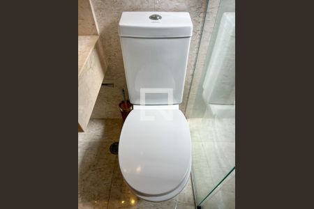 Casa à venda com 350m², 3 quartos e 5 vagasBanheiro da Suíte 1