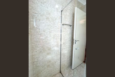 Casa à venda com 350m², 3 quartos e 5 vagasBanheiro da Suíte 1