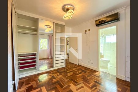 Casa à venda com 350m², 3 quartos e 5 vagasSuíte 1
