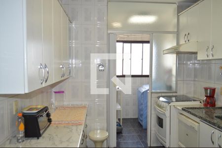Apartamento à venda com 75m², 3 quartos e 2 vagasCozinha