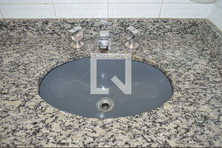 Apartamento à venda com 75m², 3 quartos e 2 vagasBanheiro da Suíte