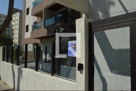 Apartamento à venda com 75m², 3 quartos e 2 vagasFachada + Plaquinha