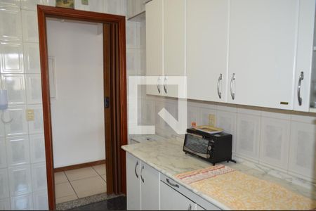 Apartamento à venda com 75m², 3 quartos e 2 vagasCozinha