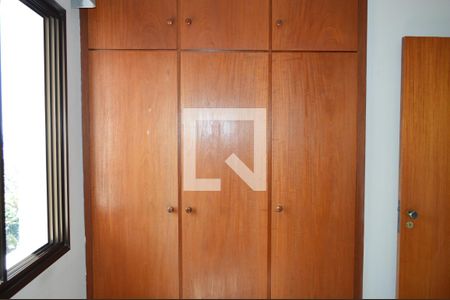 Apartamento à venda com 75m², 3 quartos e 2 vagasQuarto 2