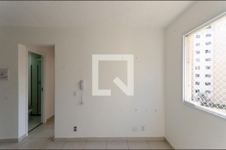 Sala de apartamento para alugar com 2 quartos, 1750m² em Piqueri, São Paulo