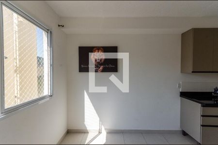 Sala de apartamento para alugar com 2 quartos, 1750m² em Piqueri, São Paulo