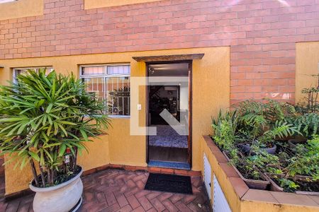 Casa de condomínio à venda com 98m², 3 quartos e 2 vagasEntrada