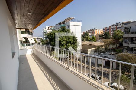 Apartamento à venda com 101m², 3 quartos e 1 vaga Apartamento à venda com 101m², 3 quartos e 1 vagaVaranda quarto 3