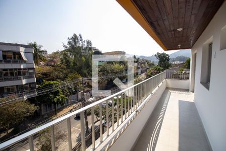 Apartamento à venda com 101m², 3 quartos e 1 vaga Apartamento à venda com 101m², 3 quartos e 1 vagaVaranda quarto 1