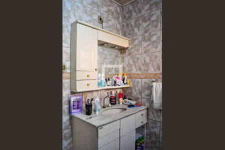 Casa à venda com 125m², 4 quartos e 2 vagas Casa à venda com 125m², 4 quartos e 2 vagasBanheiro