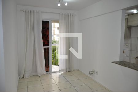 Sala de apartamento para alugar com 2 quartos, 63m² em Del Castilho, Rio de Janeiro