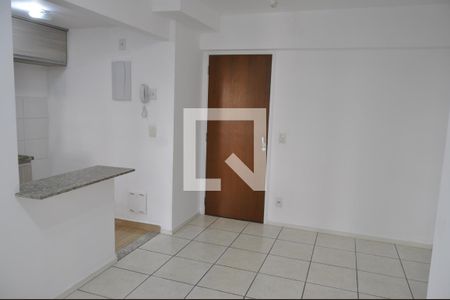 Sala de apartamento para alugar com 2 quartos, 63m² em Del Castilho, Rio de Janeiro