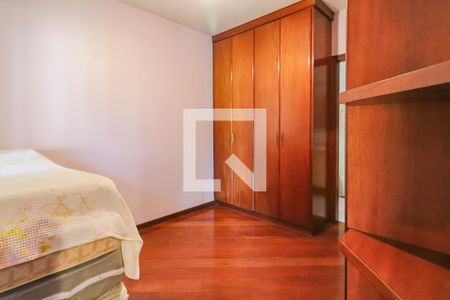 Casa à venda com 350m², 4 quartos e 3 vagasQuarto 2 - Suite