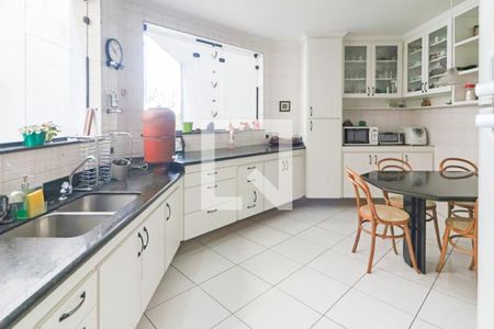 Casa à venda com 350m², 4 quartos e 3 vagasCozinha