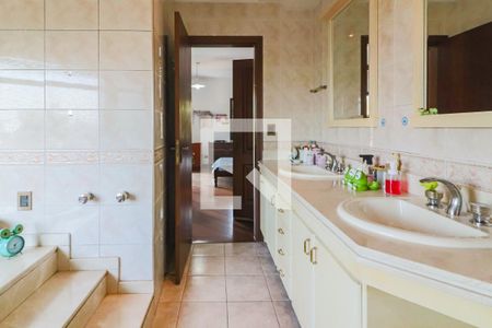 Casa à venda com 350m², 4 quartos e 3 vagasBanheiro Quarto 1 - Suite Master