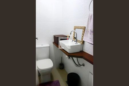 Lavabo de casa de condomínio para alugar com 2 quartos, 54m² em Água Chata, Guarulhos