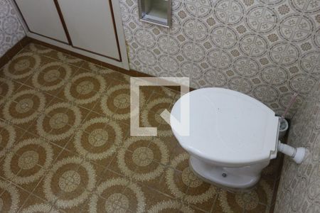 Casa à venda com 180m², 2 quartos e 2 vagasBanheiro 1