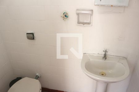 Casa à venda com 180m², 2 quartos e 2 vagasBanheiro 2