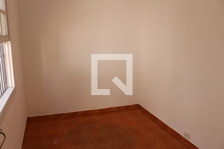 Casa à venda com 180m², 2 quartos e 2 vagasQuarto de Serviço