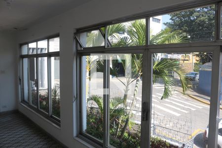 Casa à venda com 180m², 2 quartos e 2 vagasQuintal