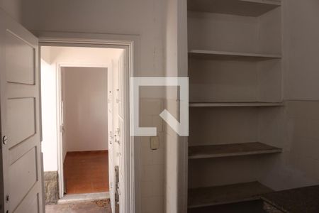 Casa à venda com 180m², 2 quartos e 2 vagasÁrea de Serviço