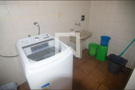 Casa à venda com 180m², 4 quartos e 2 vagasÁrea de Serviço