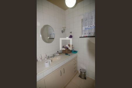 Casa à venda com 180m², 4 quartos e 2 vagasLavabo