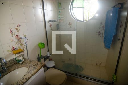 Casa à venda com 180m², 4 quartos e 2 vagasBanheiro 2