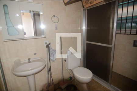 Casa à venda com 180m², 4 quartos e 2 vagasBanheiro 3