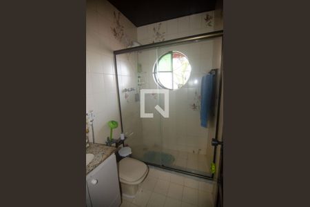 Casa à venda com 180m², 4 quartos e 2 vagasBanheiro 2