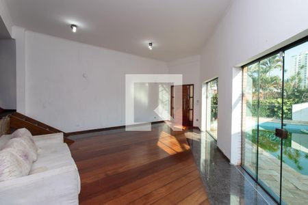 Sala de casa de condomínio à venda com 3 quartos, 400m² em Barro Branco (zona Norte), São Paulo