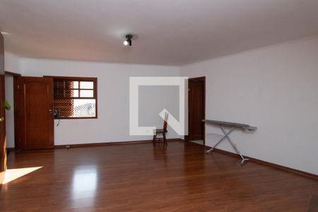 Quarto Suíte 2 de casa de condomínio para alugar com 3 quartos, 400m² em Barro Branco (zona Norte), São Paulo