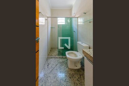 Casa à venda com 280m², 4 quartos e 4 vagasBanheiro