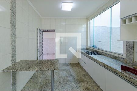 Casa à venda com 280m², 4 quartos e 4 vagasCozinha