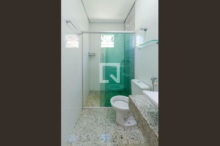 Casa à venda com 280m², 4 quartos e 4 vagasBanheiro suíte 2