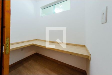 Casa à venda com 280m², 4 quartos e 4 vagasEscritório