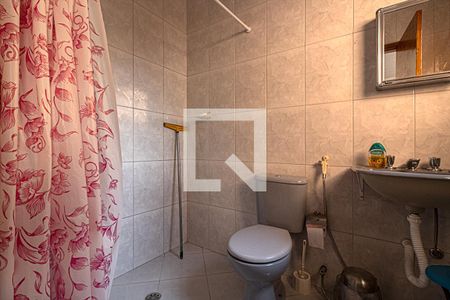 banheiro na suíte de casa à venda com 3 quartos, 137m² em Vila Brasilina, São Paulo