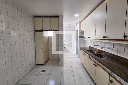 Apartamento à venda com 180m², 2 quartos e 2 vagasCozinha